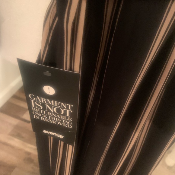 Avenue jumpsuit 18/20 NWT - Picture 9 of 9